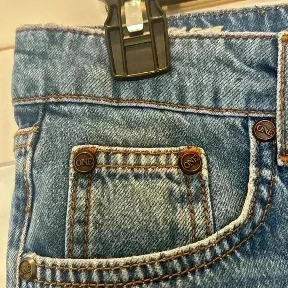 One Teaspoon Exposed Button Fly Cutoff Jean Shorts in Medium Wash Blue 25 - Picture 6 of 11